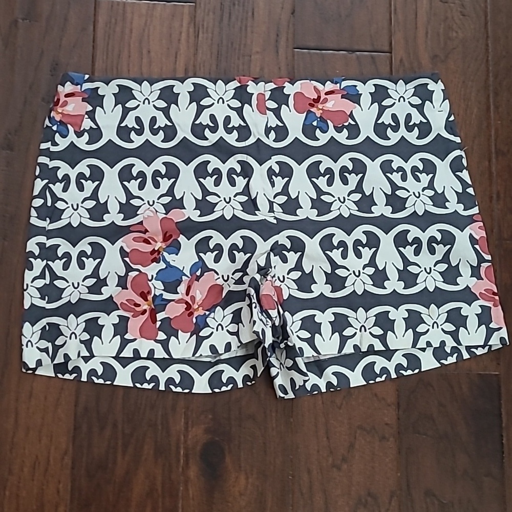 LOFT Charcoal Grey & White Patterned Shorts with Colorful Floral Designs size 14